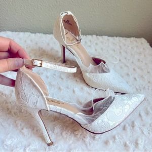 Lulu’s NEW Bridal Ivory Lace Chiffon Ruffle Trim Ankle Strap High Heels 8.5